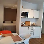 Perfect Apartment - Suite - 50M Metro, Near City